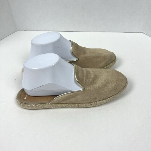 Saks Fifth Avenue Gold Leather Slides Women’s 39 US 8.5 Closed Toe Boho Slippers - Picture 1 of 7